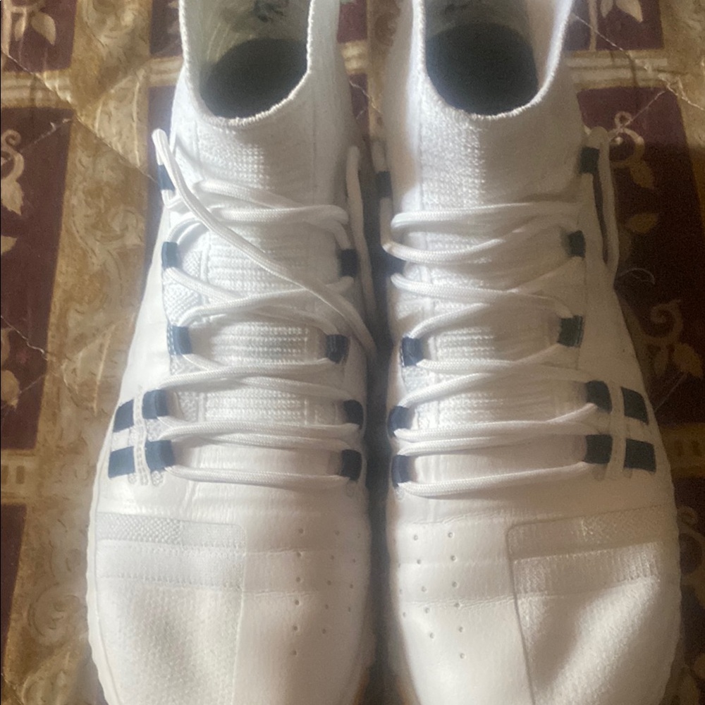Under Armour White Athletic Shoes High-Top Design